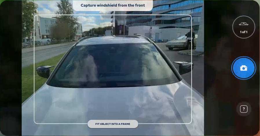 Example of a technician using Glas-AI to take a picture of windshield damages
